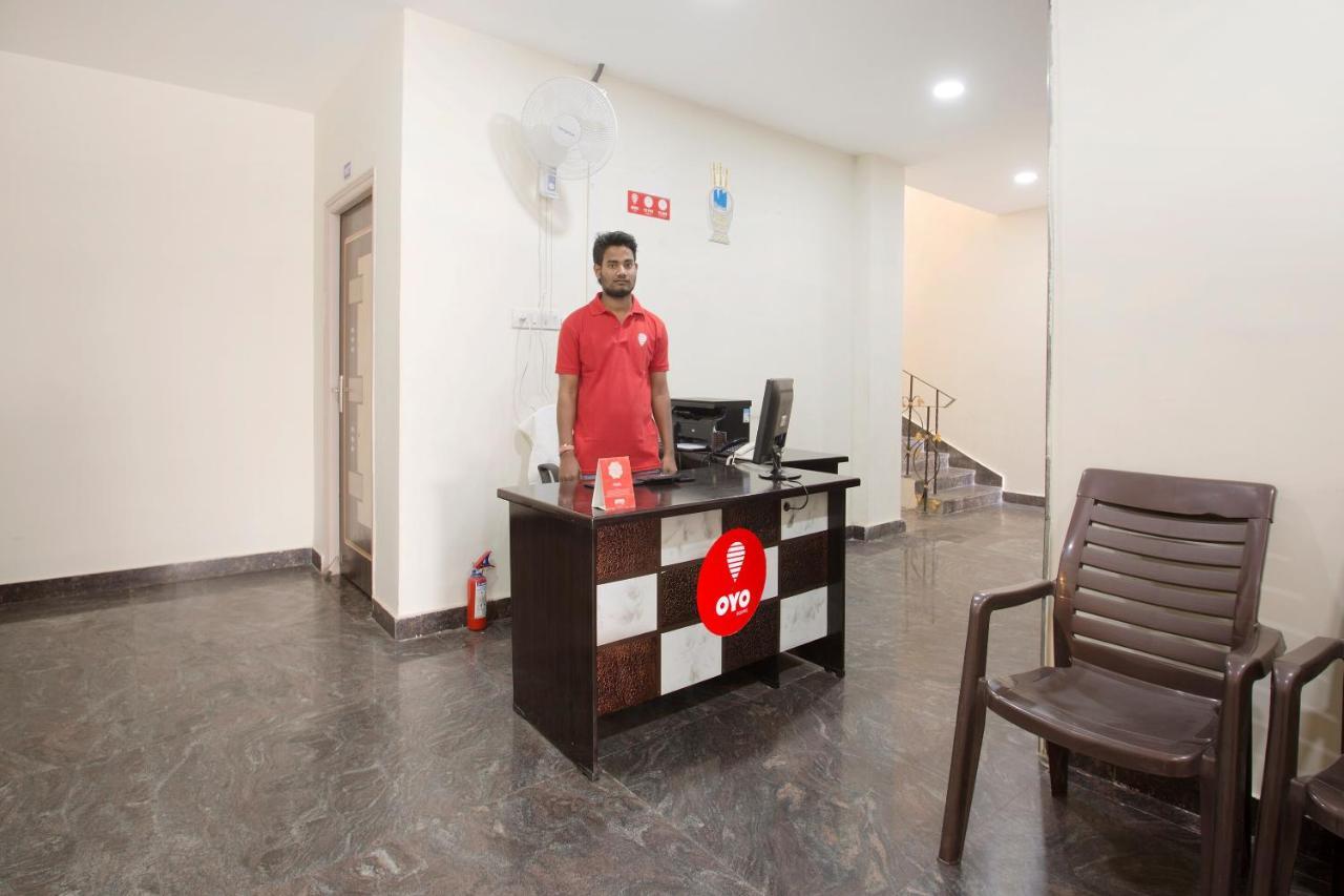 Oyo 9936 Elite Inn Hajdarabad Zewnętrze zdjęcie
